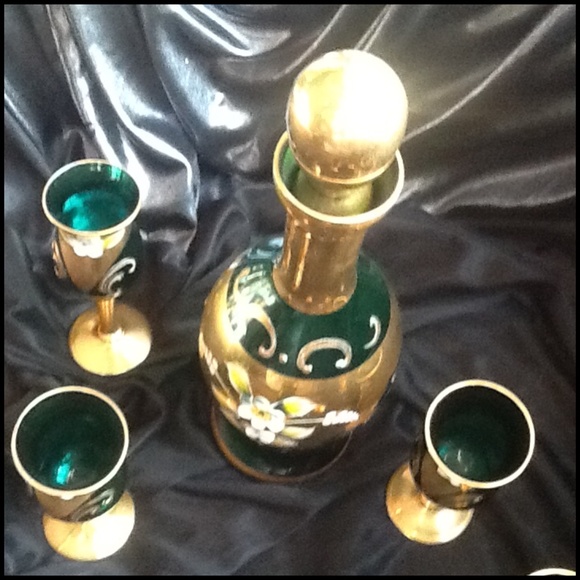 From ITALY Heavily Gold Encrusted Carafe set with 6 goblets possibly MURANO - Picture 2 of 7